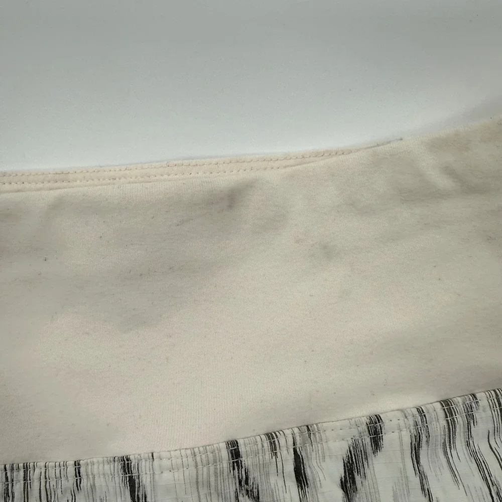Athleta Trekkie North Short White Black Print Hiking Ripstop‎ Size 20 988235